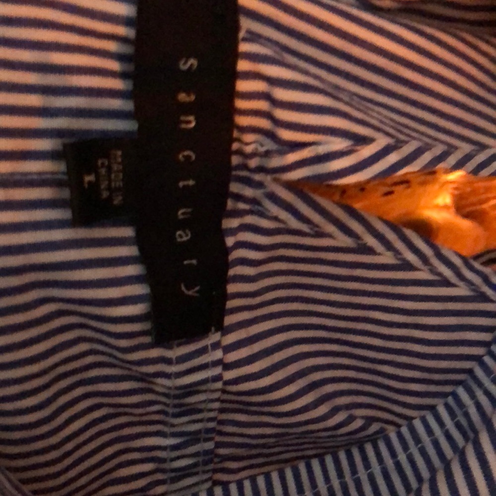 Top - Picture 2 of 3